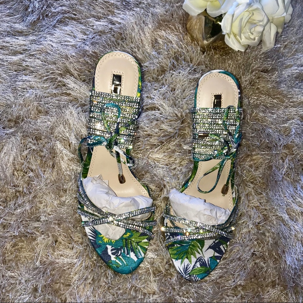 Diamond Wrap Around Heels - Picture 3 of 5